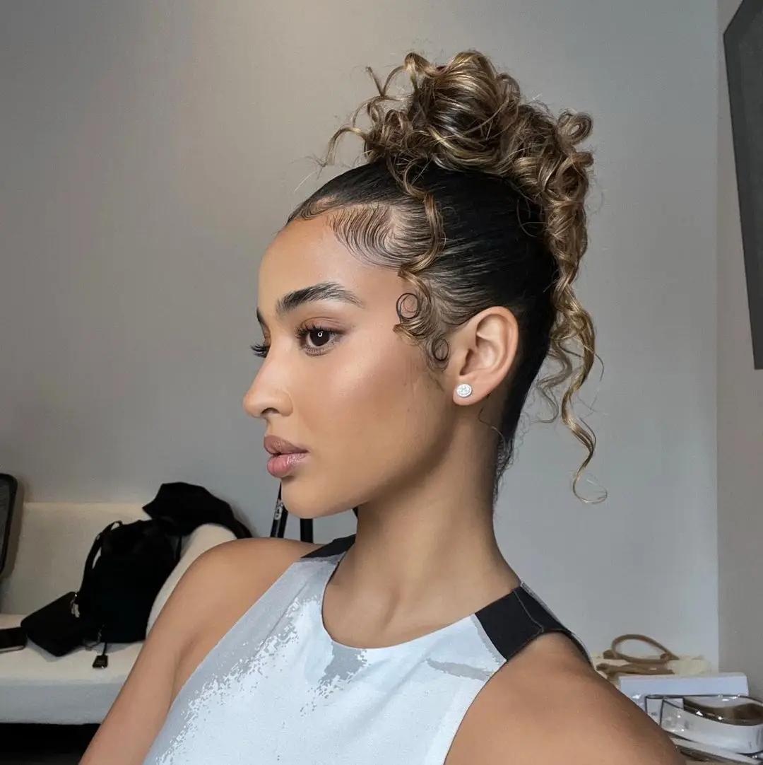 Kaela Tavares 2