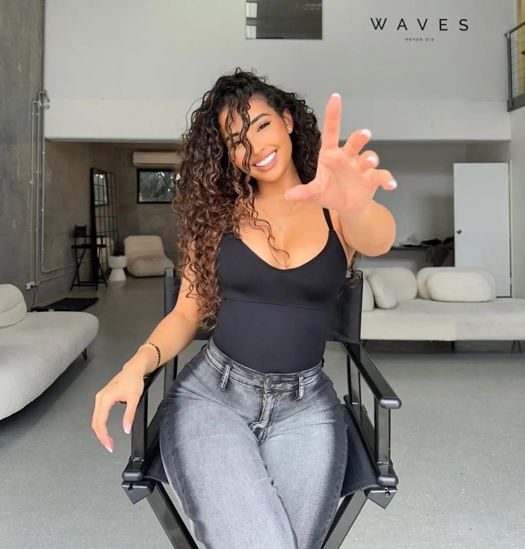 Kaela Tavares 3